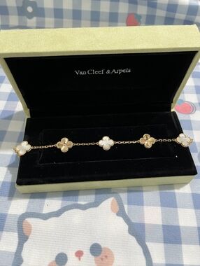 🥳 Van Cleef & Arpels Alhambra Bracelet
